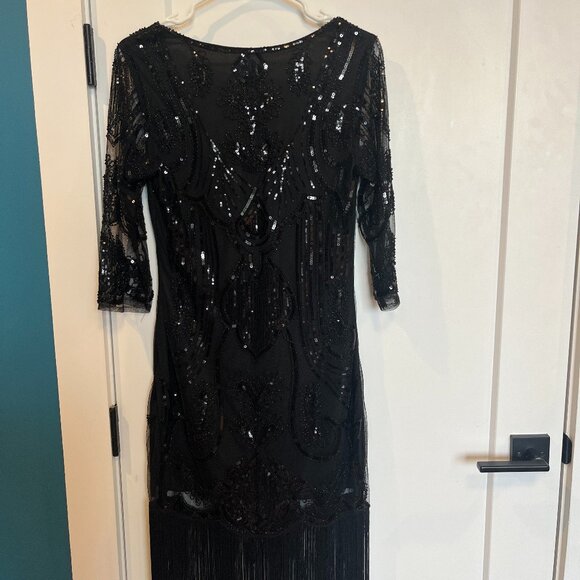 1920s Style Black Beaded & Sequin Margaux Sleeved Fringe Dress - Picture 7 of 8